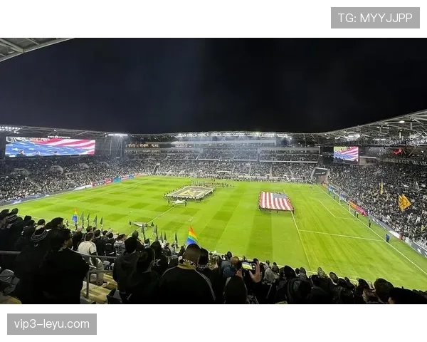 五大联赛主场探秘：走进欧洲豪门球场，感受百年足球传奇与激情