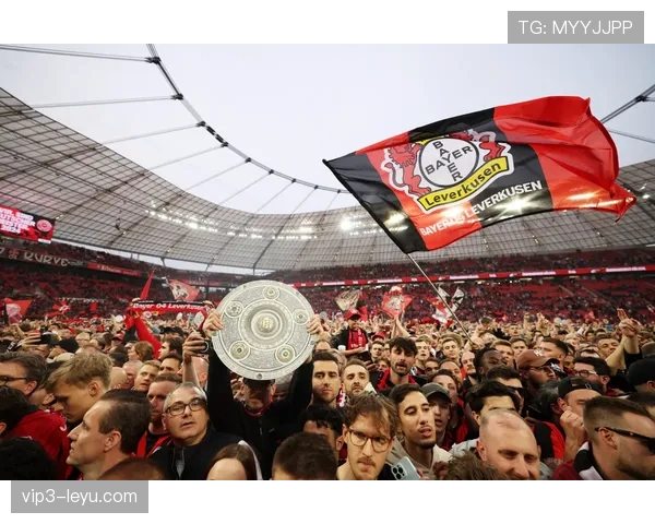 扎伊尔·埃梅里率队逆风翻盘，球队强势回暖点燃民众热情，为变革注入全新活力