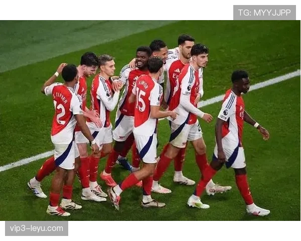 英超新援亮相引爆转会市场，球队未来竞争力显著提升引关注