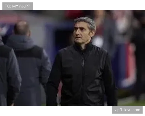 巴尔韦德双脚全能技艺重塑现代足球战术格局,引发广泛关注 巴尔韦德双脚全能技艺重塑现代足球战术格局,引发广泛关注